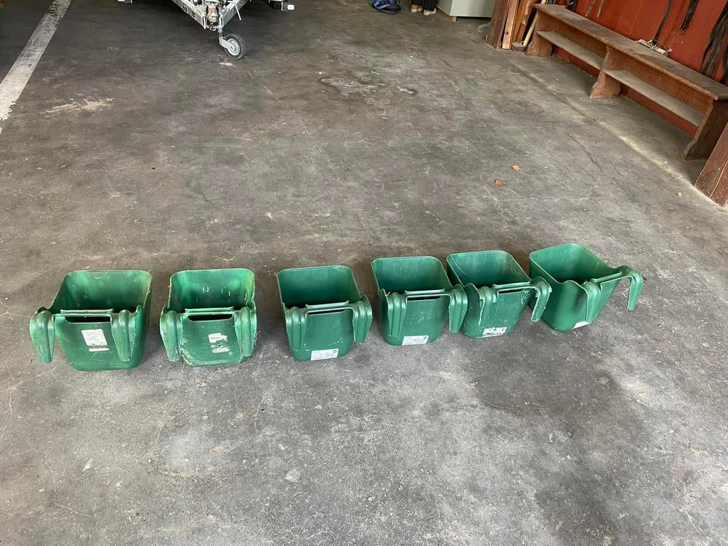 Plastic vooerbakken, Tuin en Terras, Bloempotten, Kunststof, Vierkant, Ophalen of Verzenden, Zo goed als nieuw