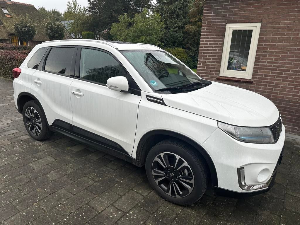 Suzuki Vitara 1.4 Boosterjet 129pk Smart Hybrid 2020 Wit, Zwart, 4 cilinders, 129 pk, 400 kg