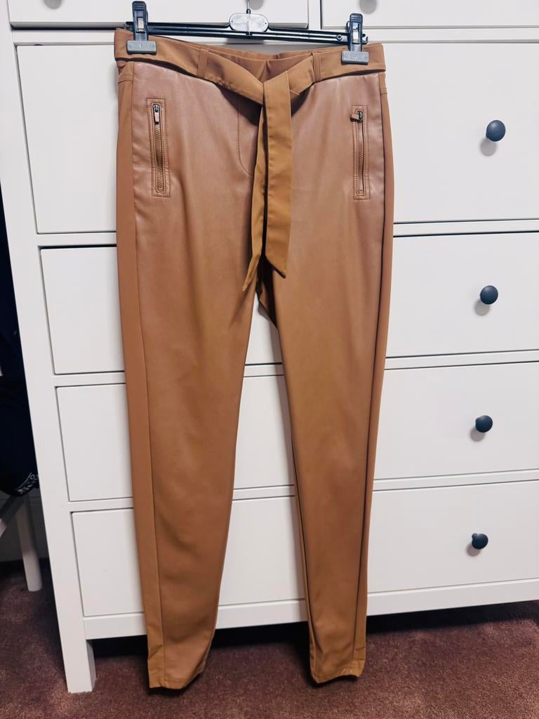 Studio Anneloes nieuwe Margot faux leather broek maat L, Kleding | Dames, Bruin, Verzenden, Maat 42/44 (L), Nieuw