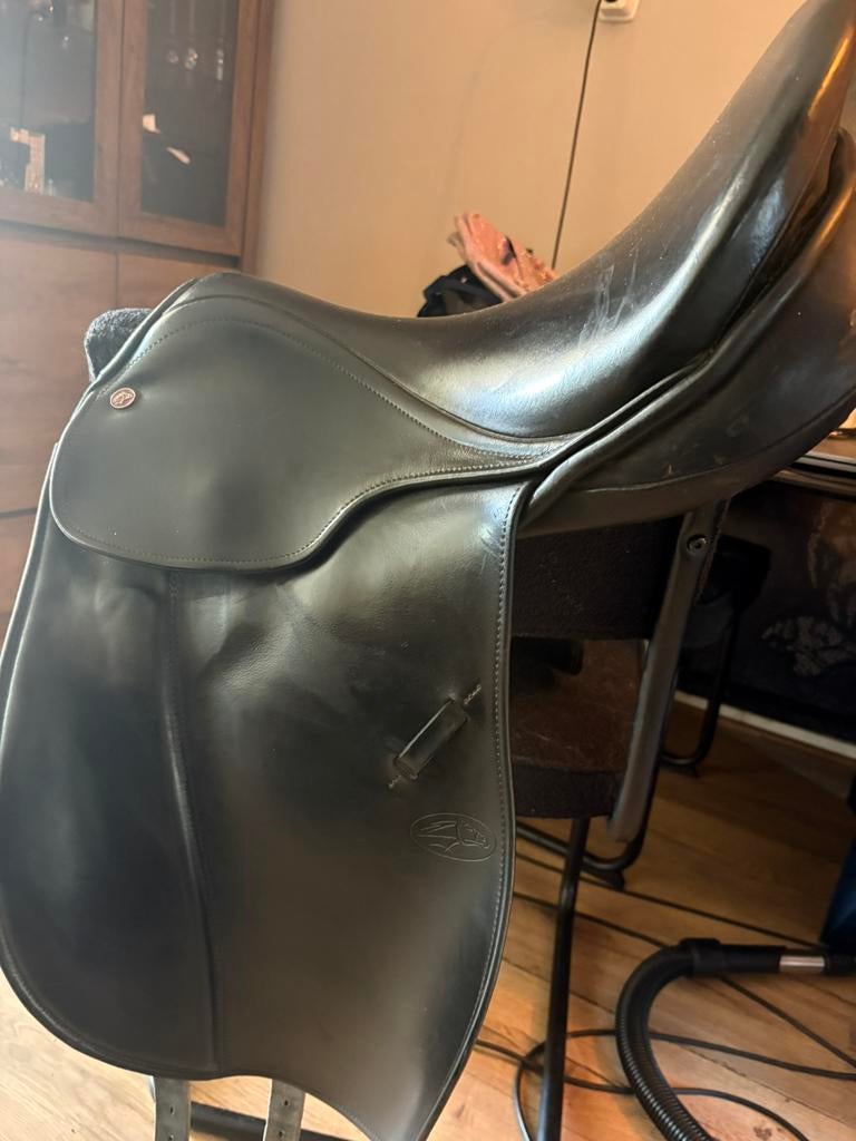 Meerdere zadels, Dieren en Toebehoren, Paarden en Pony's | Zadels, Ophalen, Zo goed als nieuw, Dressuur
