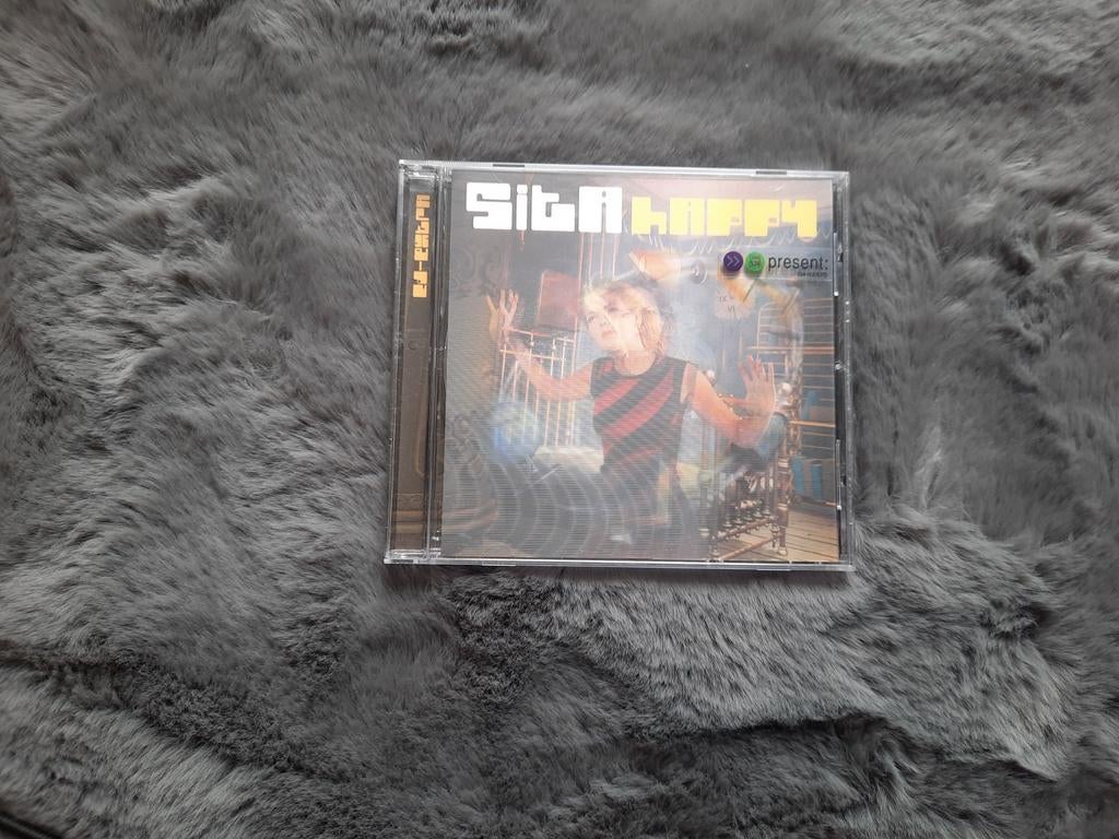 CD Sita - "Happy", Ophalen of Verzenden, Zo goed als nieuw