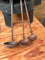 Drie brocante roestige pollepels, Ophalen