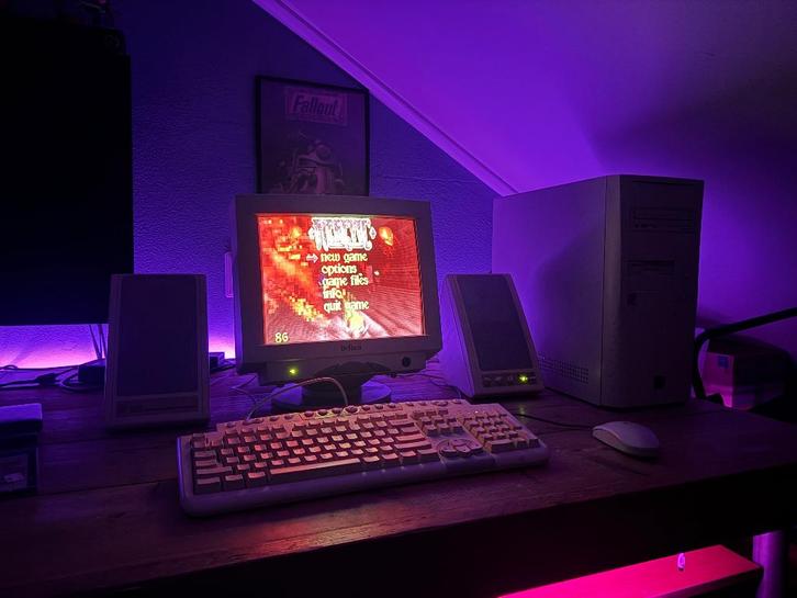 Retro Gaming PC Pentium III 450Hz Katmai – Compleet systeem, Computers en Software, Vintage Computers, Ophalen