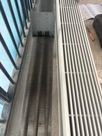 Goedwerkende radiator met enkele beschadigingen, Ophalen, 30 tot 80 cm, Gebruikt, Radiator