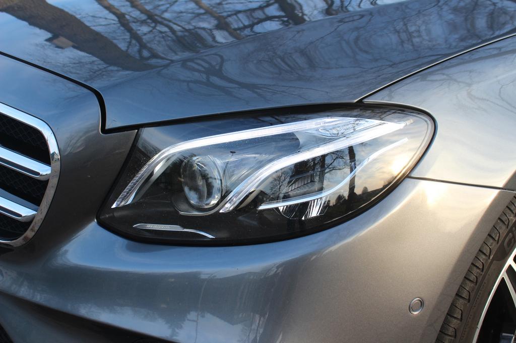 Mercedes-Benz Mercedes 2019 Grijs Memory/Pano/HUD/360, Auto's, Automaat, Achterwielaandrijving, Zwart, 4 cilinders