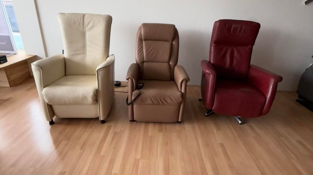 Relaxfauteuils / sta op stoel prominent himolla, Ophalen, Minder dan 75 cm, Leer, Zo goed als nieuw