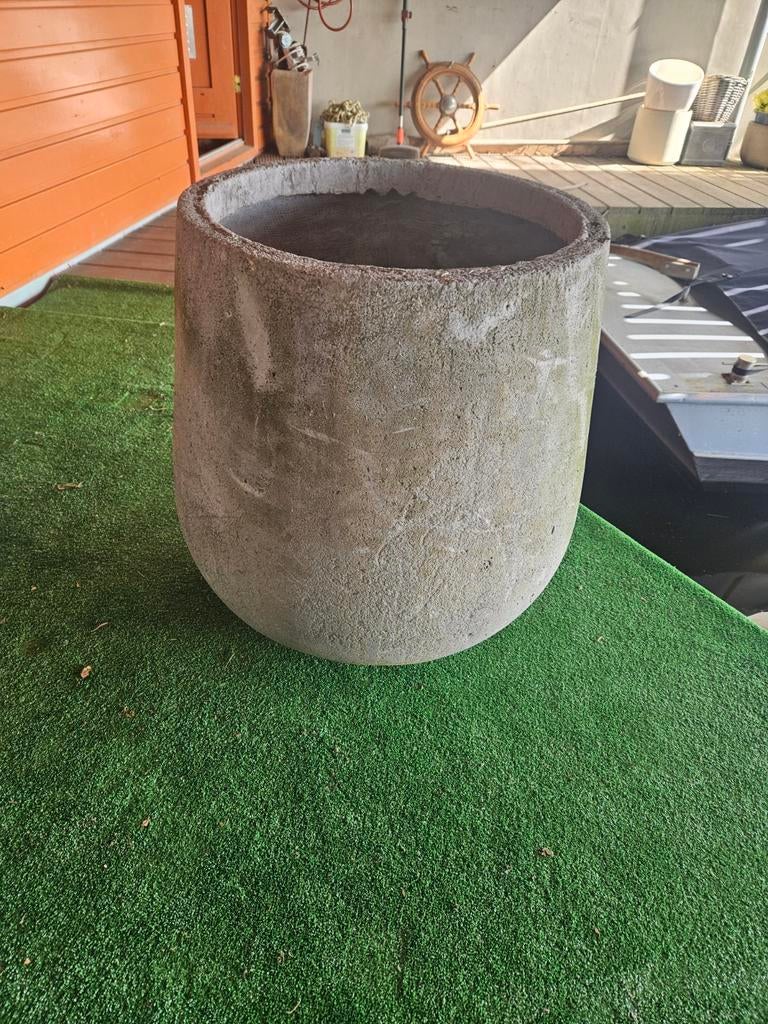 Grote betonlook bloempot voor buiten, Ophalen, Kunststof, Minder dan 60 cm, Rond