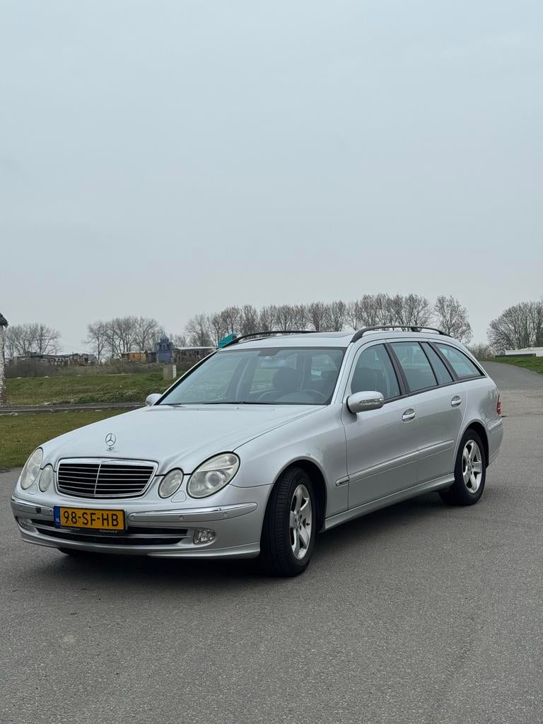 Mercedes E-Klasse  E200, Auto's, Mercedes-Benz, Automaat, Achterwielaandrijving, 4 cilinders, 163 pk