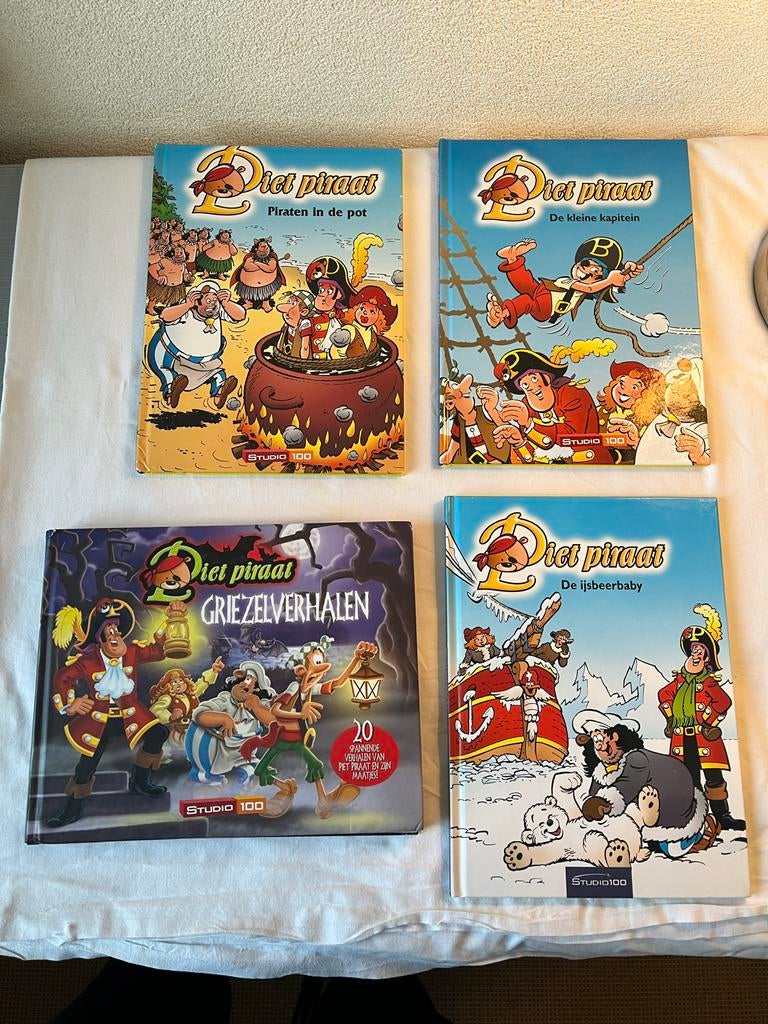 4x Piet Piraat boeken: De ijsbeerbaby, Piraten in de pot, Ophalen of Verzenden, Zo goed als nieuw, Fictie algemeen