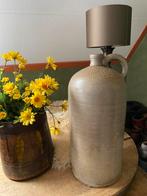 Grote hoge. kruik   Beige.   Hoogte 44 cm, Steen, Overige kleuren, Ophalen of Verzenden, Zo goed als nieuw