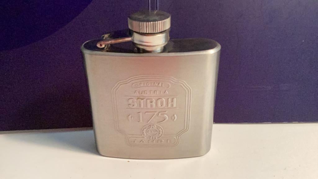 Stroh Rum Heupflacon Platvink Veldfles Oostenrijk, Verzamelen, Ophalen of Verzenden, Nieuw, Gebruiksvoorwerp