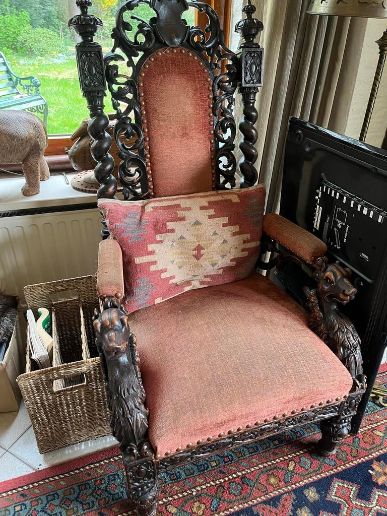 Antieke stoel met houtsnijwerk, Antiek en Kunst, Ophalen