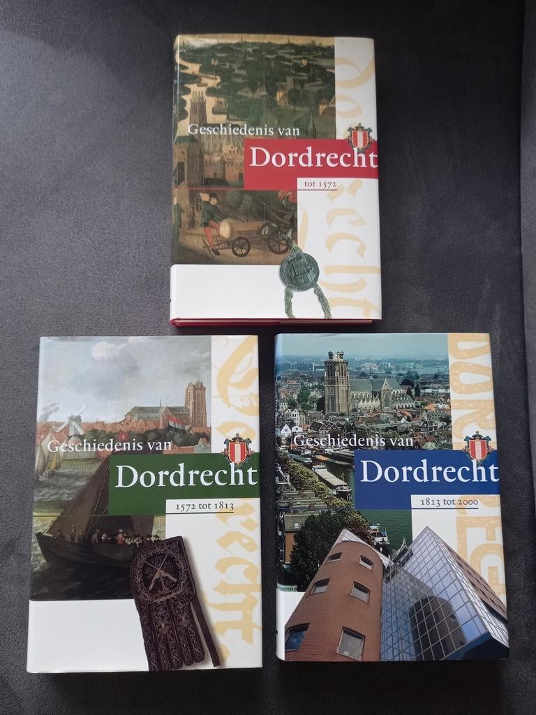 Geschiedenis van Dordrecht-Boeken over Dordrecht, Ophalen of Verzenden, Zo goed als nieuw
