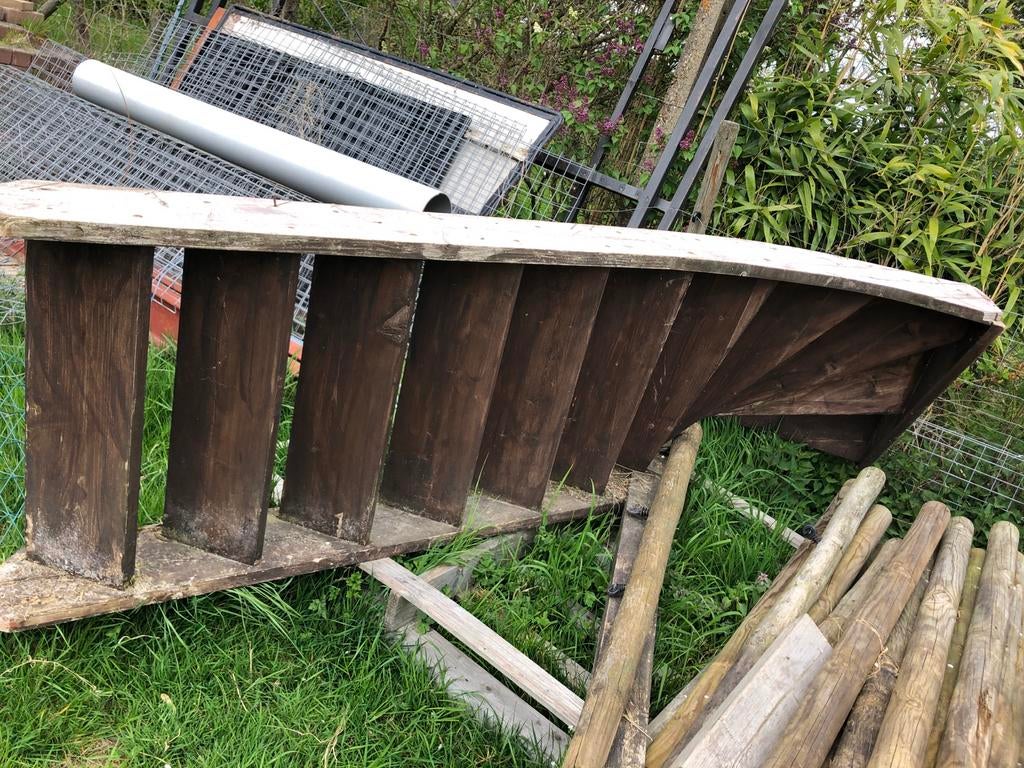 Houten trap met 1:4 draai, hoogte ca. 2.70m, Doe-het-zelf en Verbouw, Ladders en Trappen, Ophalen, Gebruikt, Trap, 2 tot 4 meter