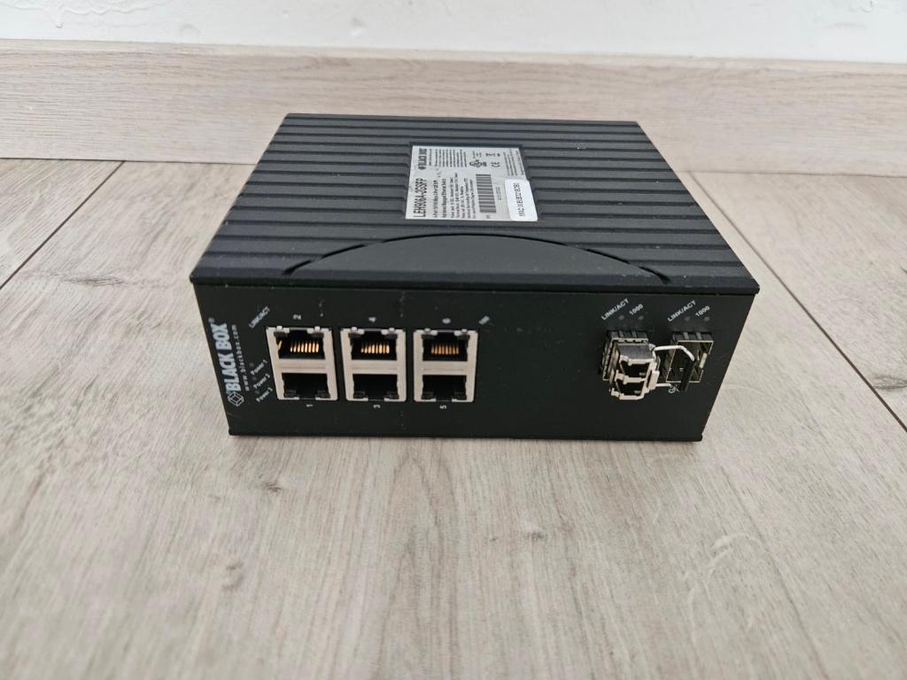 :Industriële Managed Switch – BLACK BOX LEH906A-2GSFP, Computers en Software, Netwerk switches, Ophalen of Verzenden, Gebruikt