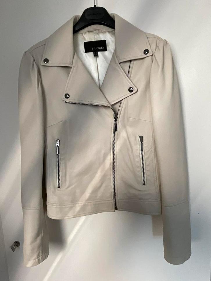 Studio Ar Leren jasje, maat 38., Kleding | Dames, Jasjes, Kostuums en Pakken, Zo goed als nieuw, Jasje, Maat 38/40 (M), Beige