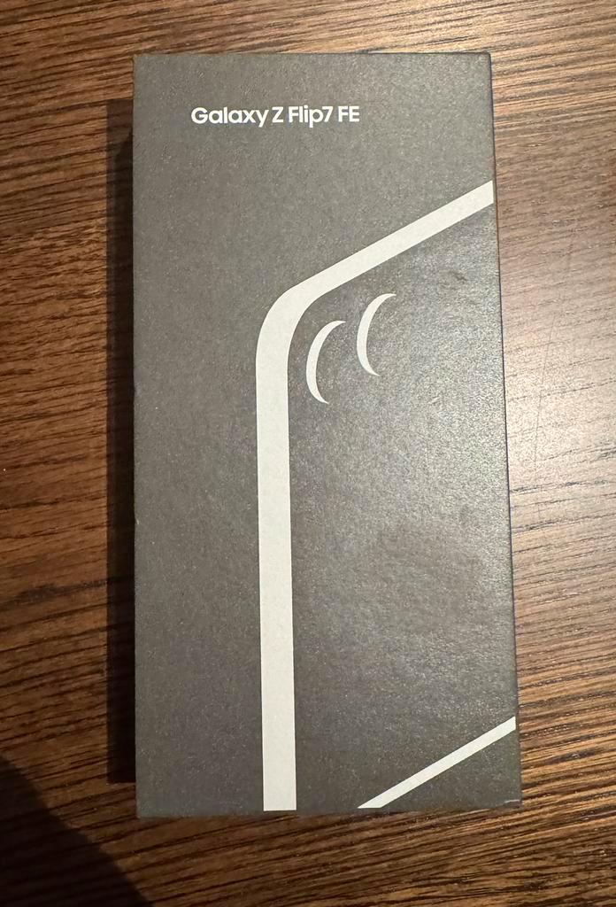 Samsung Galaxy Z Flip 7FE - Black - 128GB - NIEUW!, Telecommunicatie, Mobiele telefoons | Samsung, Zo goed als nieuw, Galaxy Z Flip