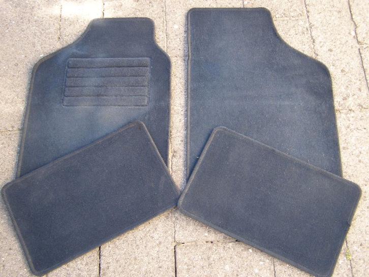 2x Set van 4 stoffen automatten, universeel, Auto diversen, Automatten, Gebruikt, Ophalen