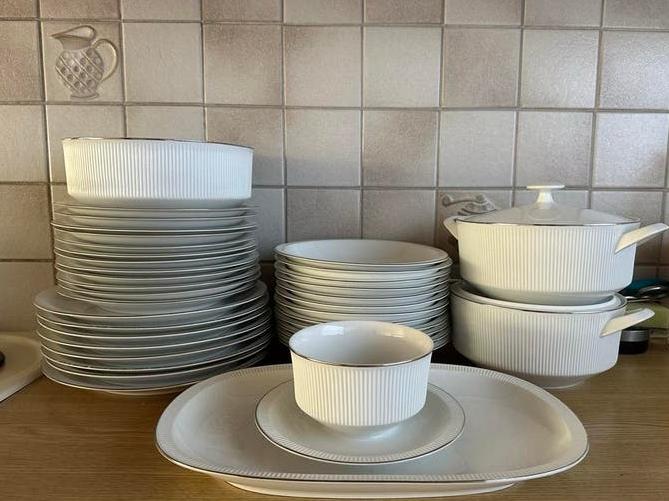 Retro  Arzberg Cannelee servies wit met zilveren rand, Huis en Inrichting, Keuken | Servies, Ophalen, Gebruikt, Effen, Porselein