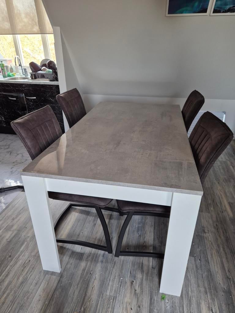 Complete meubelset, Ophalen