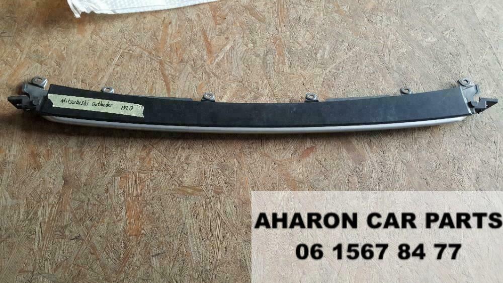 Mitsubishi Outlander Voorbumper Spoiler 6405A213 Orig 19213, Gebruikt, Voor, Bumper