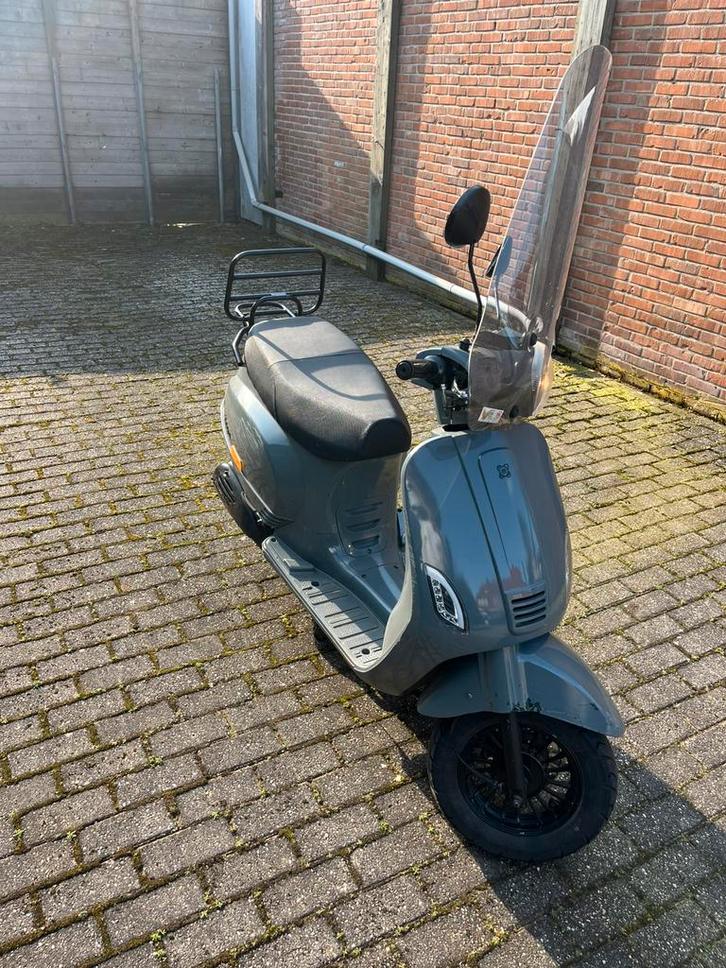 AGM VX50 80cc scooter 2018, Fietsen en Brommers, Snorfietsen en Snorscooters, Zo goed als nieuw, Overige merken, Benzine, Ophalen