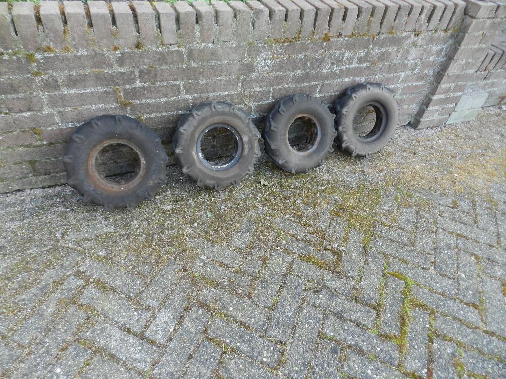 4 x massief rubber bandjes, stootwil, fender sleepboot, Watersport en Boten, Accessoires en Onderhoud, Ophalen of Verzenden, Gebruikt