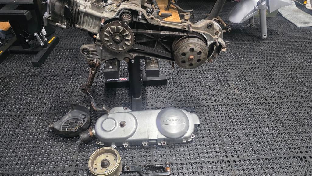 Peugeot Kisbee 50CC 4T blok met gebroken krukas, Ophalen, Gebruikt, Blok, Peugeot