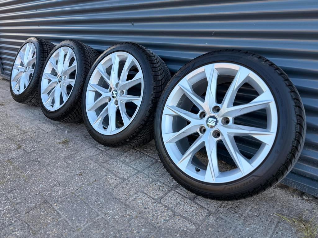 OEM SEAT Performance II 18 inch 5x112 Leon 5F FR ST SC, Ophalen, 18 inch, Gebruikt, Banden en Velgen
