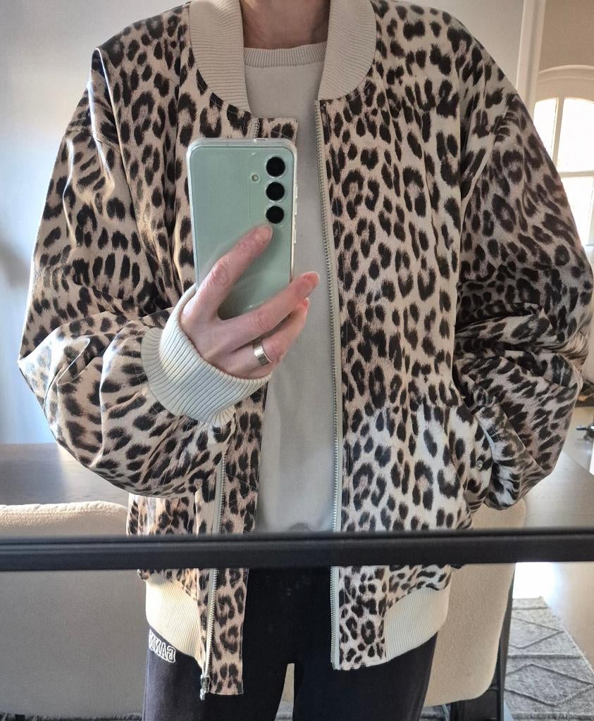 Oversized bomber jas van Baum und pferdgarten mt L, Overige kleuren, Maat 42/44 (L), Nieuw, Ophalen of Verzenden