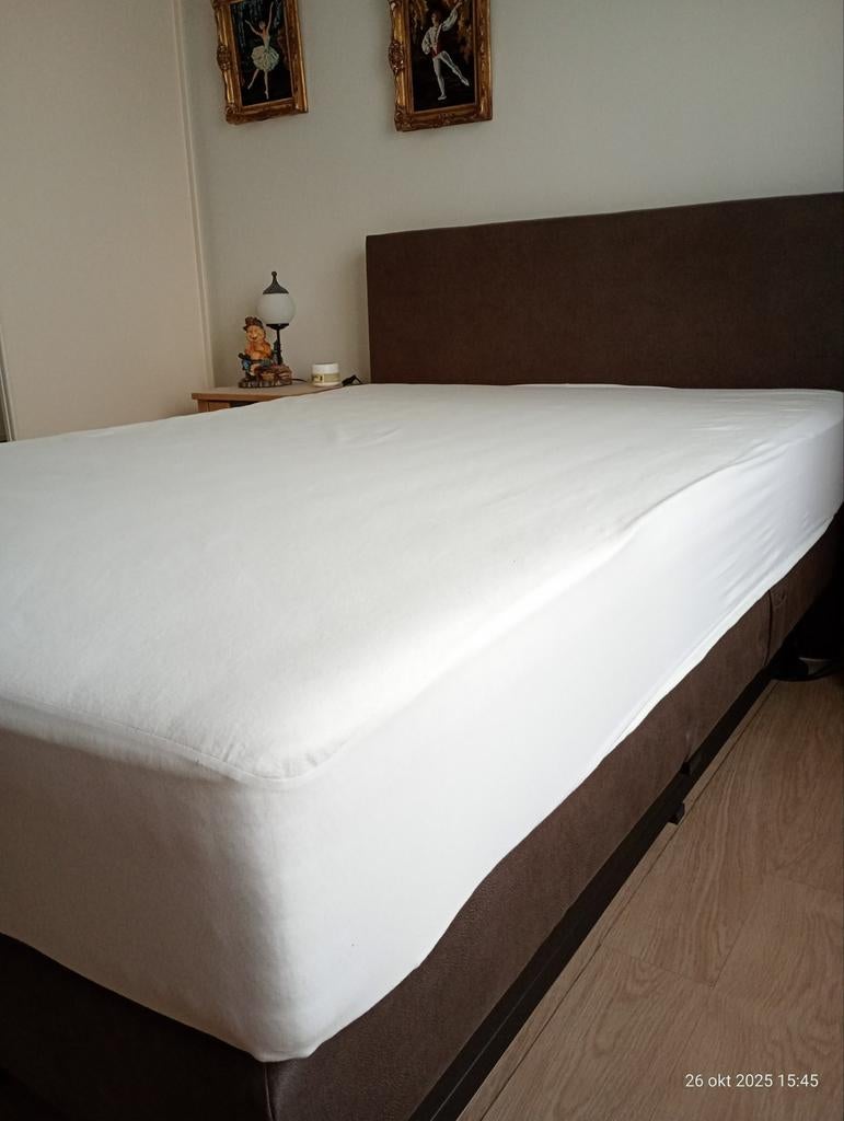 Bedset- Elektrisch verstelbaar Hoog/Laagbed (Nieuw!), Huis en Inrichting, Slaapkamer | Bedden, Ophalen, Verstelbaar, Bruin, 140 cm