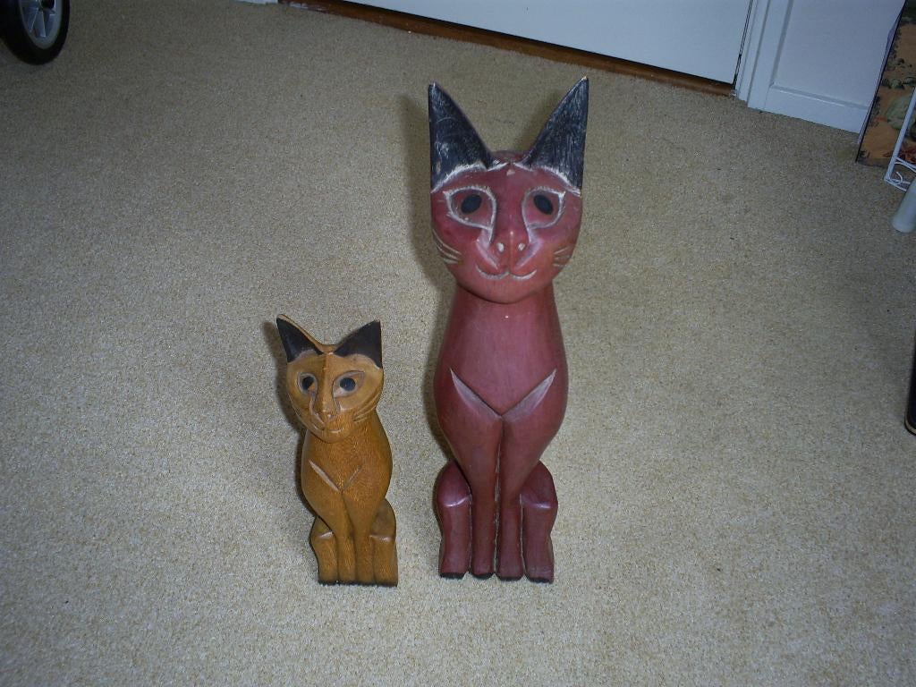Poezen van houtsnijwerk 2 stuks, Ophalen of Verzenden, Gebruikt, Dier