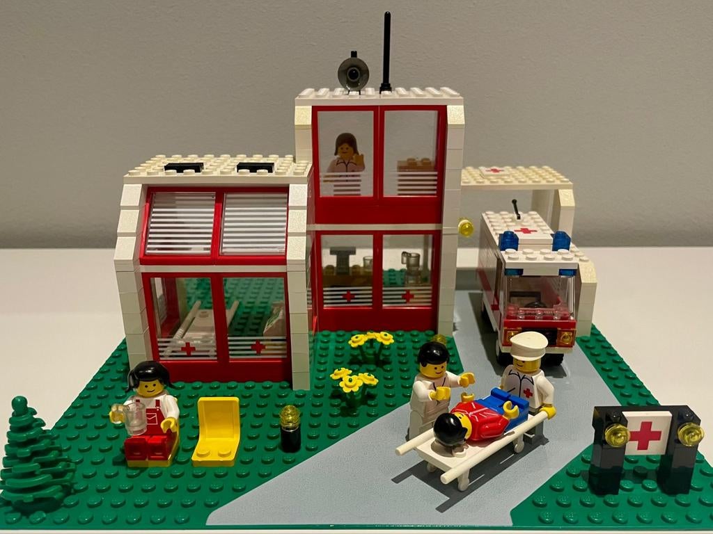 Lego Legoland 6380 Ziekenhuis met ambulance, Ophalen of Verzenden, Gebruikt, Complete set, Lego