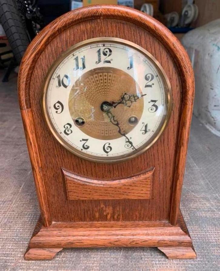 Klok mooie Art Deco antieke ronde tafel klok, Antiek en Kunst, Antiek | Klokken, Ophalen of Verzenden