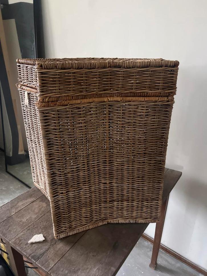 Riviera Maison Grote rieten mand ster met deksel, Huis en Inrichting, Woonaccessoires | Kisten, Gebruikt, 75 cm of meer, 50 tot 75 cm