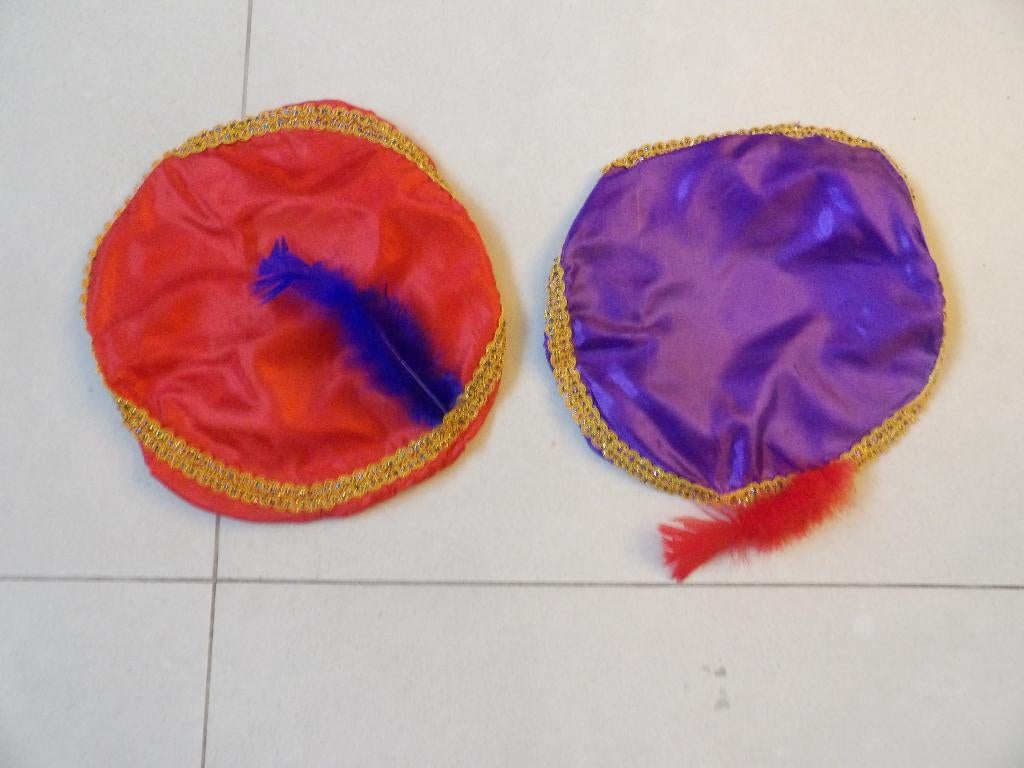 NIEUW 2 kinder pieten mutsen / baretten voor SINTERKLAAS, Diversen, Sinterklaas, Ophalen of Verzenden, Nieuw