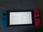 Nintendo Switch met Neon Blue/Red Joy-Cons & twee spellen, Spelcomputers en Games, Gebruikt, Met 2 controllers, Ophalen of Verzenden