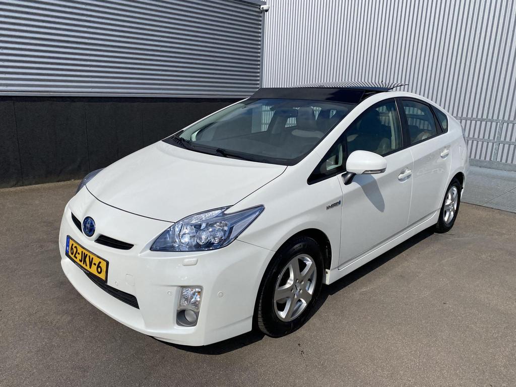 Toyota Prius 1.8 Executive Schuif-/kanteldak met zonnepanele, 136 pk, Gebruikt, 4 cilinders, Wit