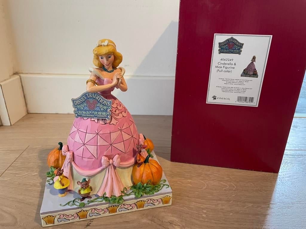 Disney traditions Jim shore Cinderella Pink Dress, Ophalen of Verzenden, Overige figuren, Zo goed als nieuw, Beeldje of Figuurtje