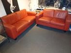 Gratis af te halen. Rode lederen bankstel 3- en 2-zitter, Ophalen, Gebruikt, Leer, Rechte bank
