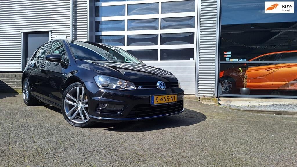 Volkswagen Golf 1.2 TSI Business Edition R Connected/Nav/Cam, Voorwielaandrijving, Gebruikt, Euro 6, 4 cilinders