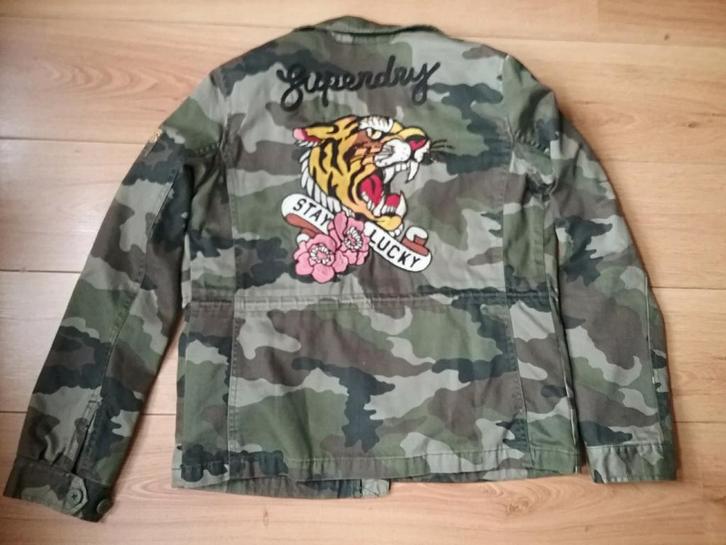 Superdry Surplus Military M65 jack maat 36 Camouflage, Kleding | Dames, Jassen | Zomer, Zo goed als nieuw, Maat 36 (S), Groen