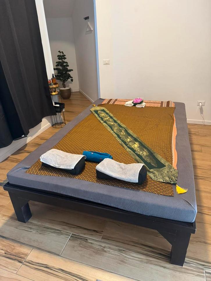 Brede lange massagetafel 140x220, Sport en Fitness, Massageproducten, Zo goed als nieuw, Massagetafel, Ophalen