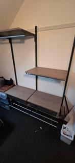 Flexibel wandrek / kledingrek met planken en draadmanden, Huis en Inrichting, Kasten | Stellingkasten, Ophalen of Verzenden, Gebruikt