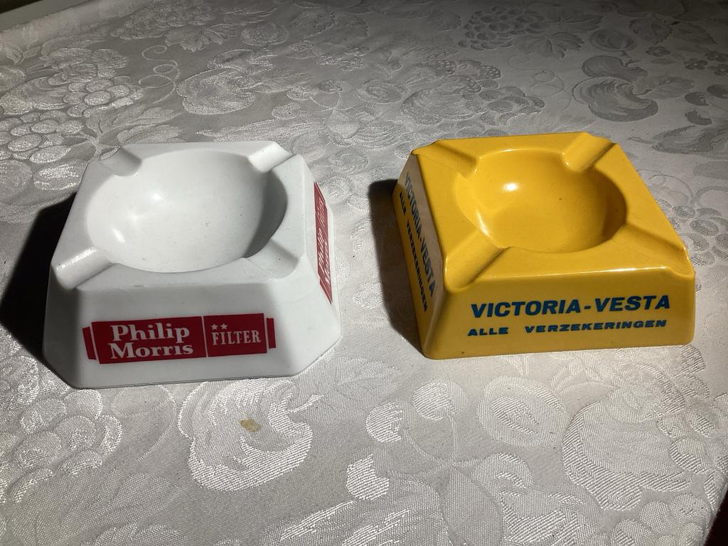 Vintage asbakken - Philip Morris & Victoria-Vesta, Verzamelen, Ophalen of Verzenden, Gebruikt, Overige typen