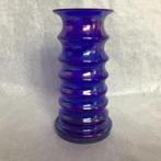 Kobalt blauw vaas - Irisé glas - 16.5 cm hoog, Ophalen of Verzenden