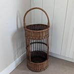 Hoge vintage rieten mand staander voor flessen en/of planten, Ophalen of Verzenden, Huis en Inrichting