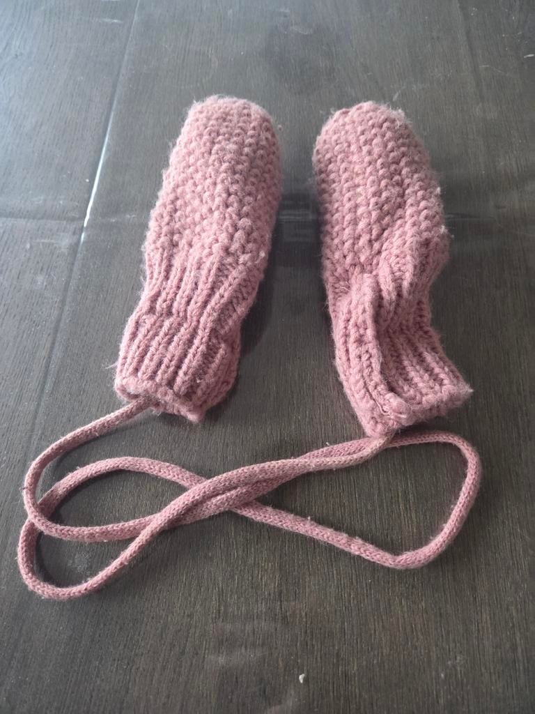 Roze baby wanten met touwtje - Maat 62, Kinderen en Baby's, Babykleding | Mutsen, Sjaals en Wanten, Jongetje of Meisje, Wanten