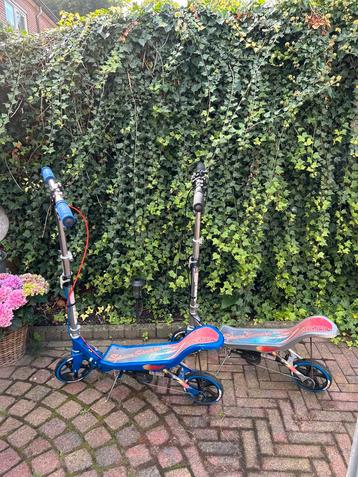 2x Space scooter (mag apart of samen weg) beschikbaar voor biedingen