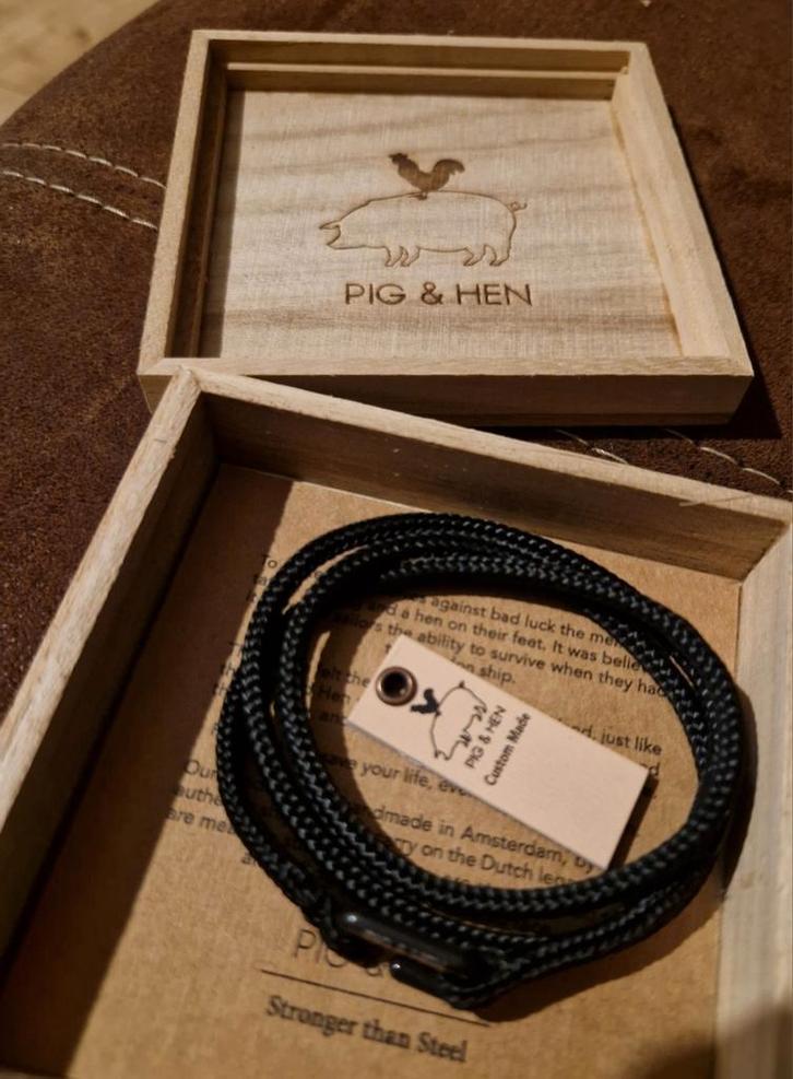 Pig & Hen Savage Sam Armband Zwart/Zilver S/M, Sieraden, Tassen en Uiterlijk, Armbanden, Zo goed als nieuw, Zwart, Ophalen of Verzenden